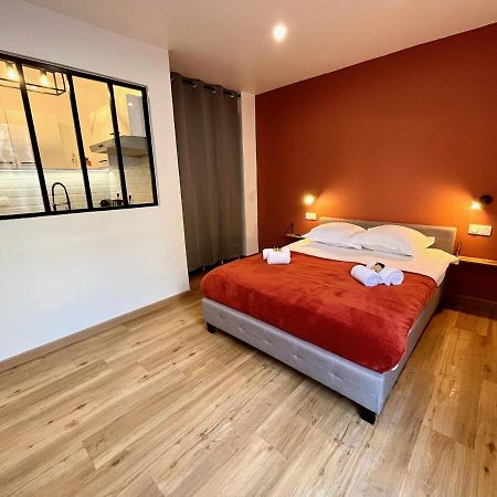 Studio Avec Grande Terrasse Et Parking Privatifs Caen Eksteriør billede