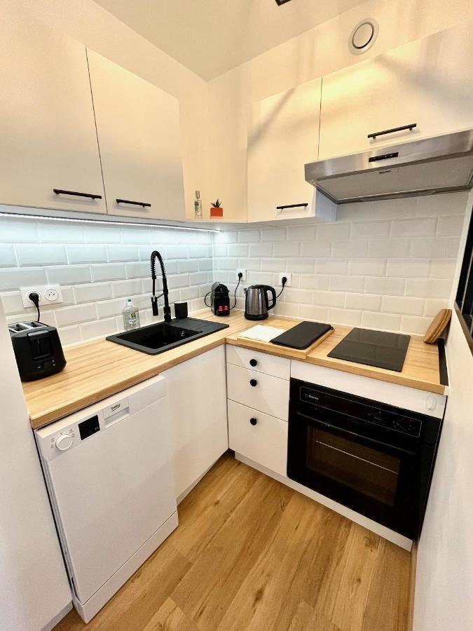 Studio Avec Grande Terrasse Et Parking Privatifs Caen Eksteriør billede